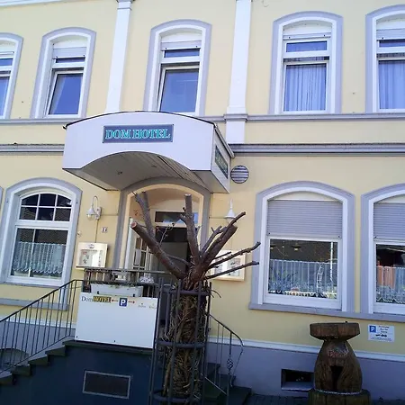 Dom Hotel 2*